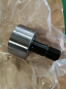 Болтовые роликовые подшипники